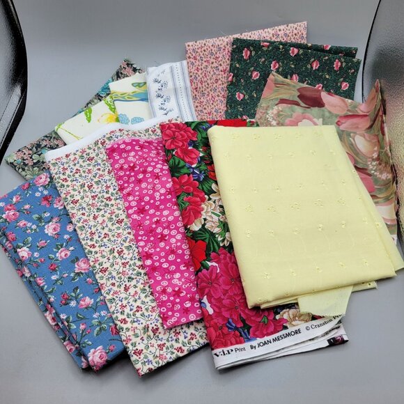 Floral Fabric Scraps Various Prints Crafting Quilting Fabric Bundle 2.3 lbs - Picture 2 of 4